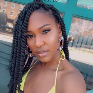 Meet your Posher, Danielle